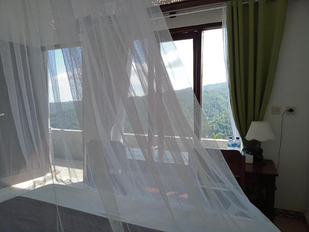 Aris Homestay And Warung Made 문덕 외부 사진