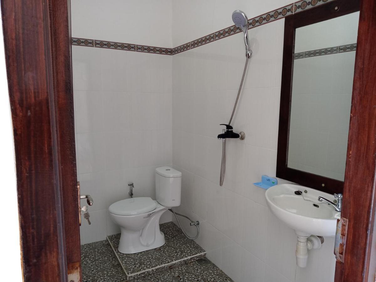 Aris Homestay And Warung Made 문덕 외부 사진