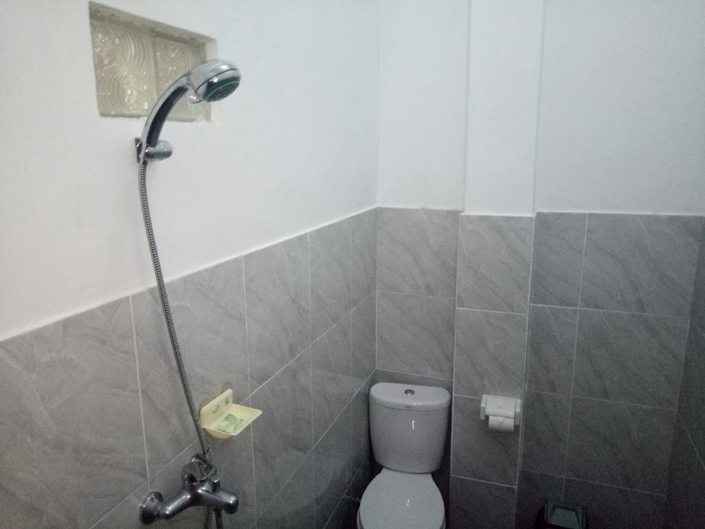 Aris Homestay And Warung Made 문덕 외부 사진