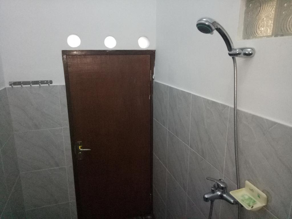 Aris Homestay And Warung Made 문덕 외부 사진