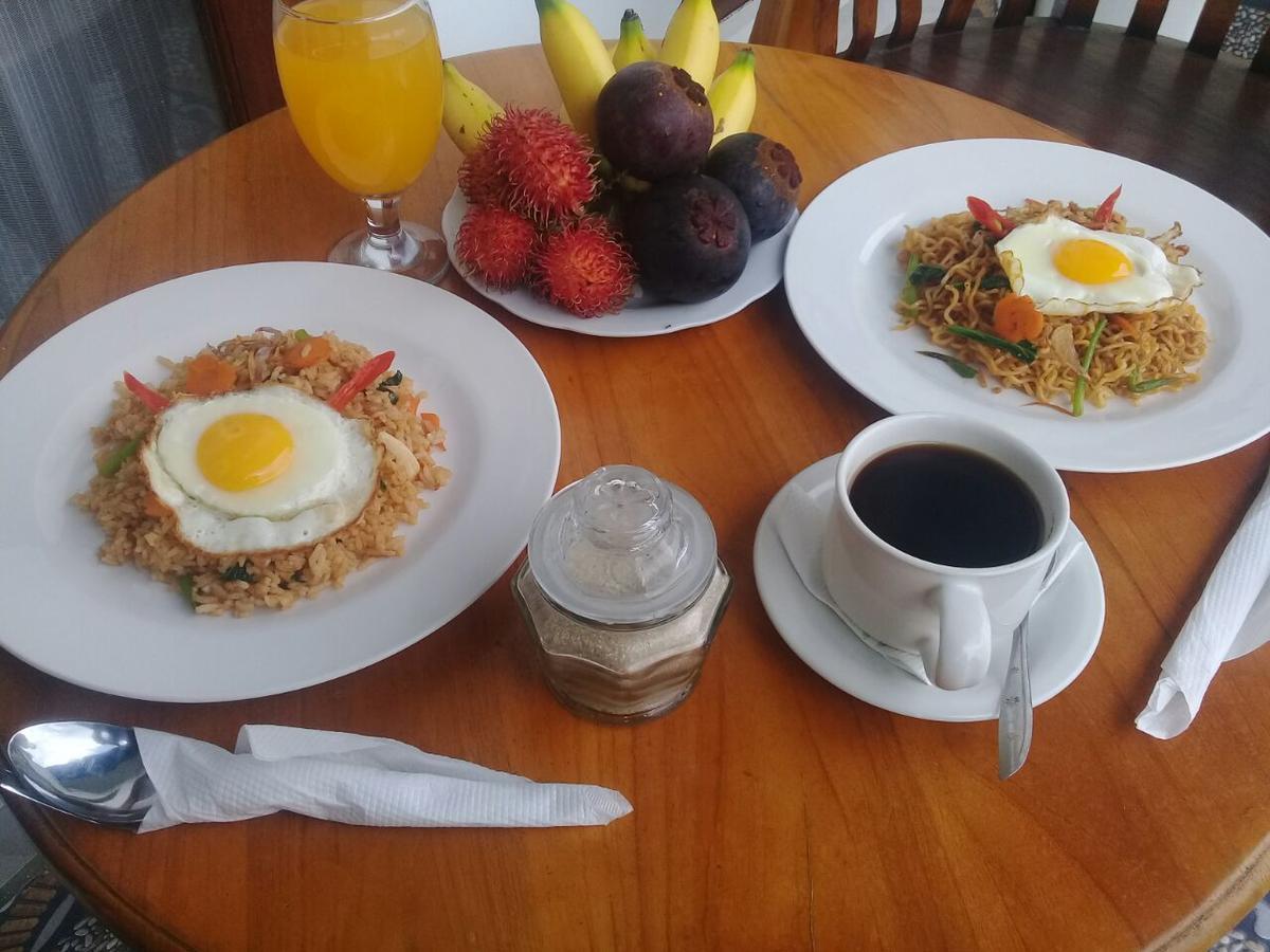 Aris Homestay And Warung Made 문덕 외부 사진