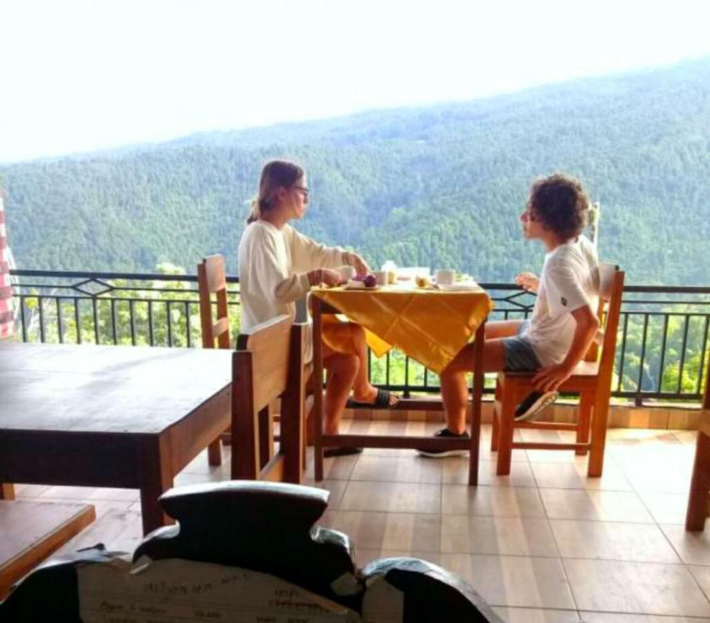 Aris Homestay And Warung Made 문덕 외부 사진