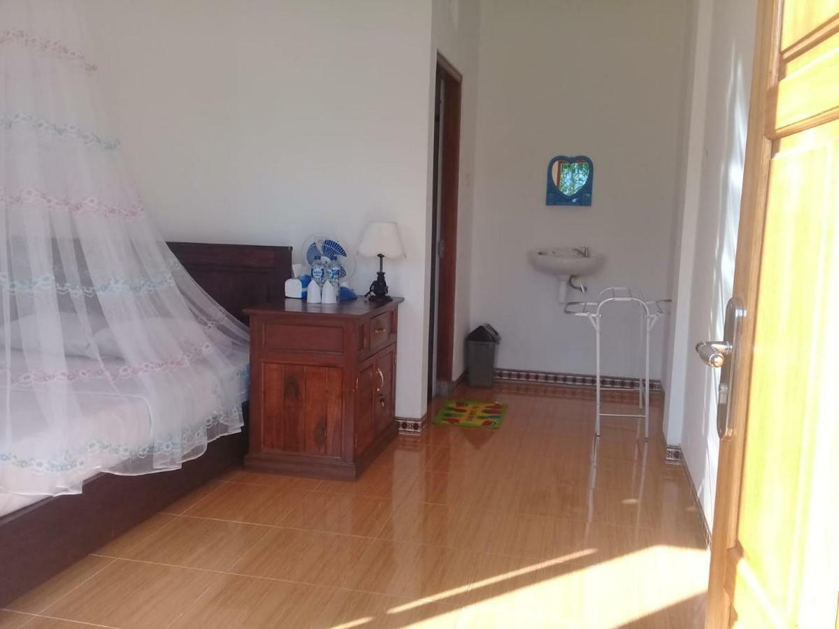 Aris Homestay And Warung Made 문덕 외부 사진